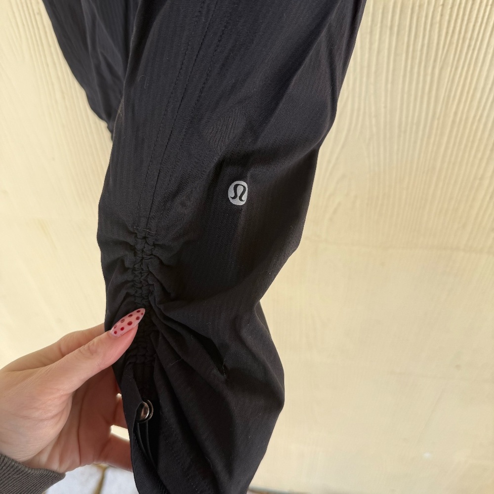 Lululemon Dance Studio Mid-Rise Joggers - Black - Size 4 - Picture 2 of 3